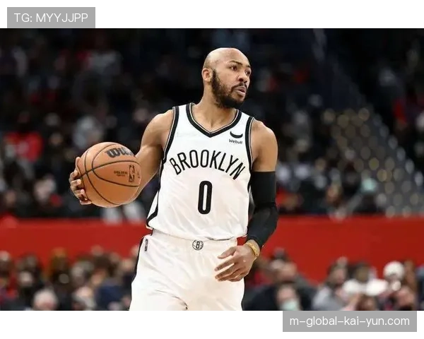 梅里尔二十分奇兵作用 防守端积极拼抢改变势头